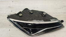 Laden Sie das Bild in den Galerie-Viewer, Frontscheinwerfer Seat Leon 5F1941008L LED Rechts Scheinwerfer Headlight