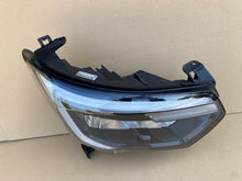 Laden Sie das Bild in den Galerie-Viewer, Frontscheinwerfer Renault Master III 260105567R LED Rechts Headlight SCH3637438157ow