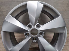 Load image into Gallery viewer, 1x Alufelge 17 Zoll 6.5" 5x112 38ET Glanz Silber 565601025AA Skoda Kodiaq FEL4115197107wa