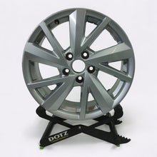 Laden Sie das Bild in den Galerie-Viewer, 1x Alufelge 17 Zoll 7.0&quot; 5x112 45ET 81A601025C Audi Q2 Rim Wheel