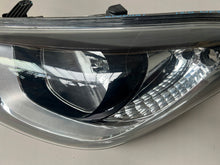 Laden Sie das Bild in den Galerie-Viewer, Frontscheinwerfer Hyundai I20 92101-4P500 Links Scheinwerfer Headlight