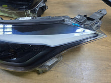 Laden Sie das Bild in den Galerie-Viewer, Frontscheinwerfer Toyota Chr 81110-YP281-00 Rechts Scheinwerfer Headlight SCH2058238753wp