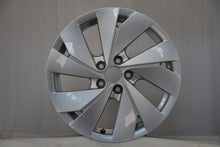 Load image into Gallery viewer, 1x Alufelge 16 Zoll 6.0" 5x100 35ET Glanz Silber 2GM601025AD VW Rim Wheel FEL9668277254dw
