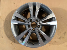 Laden Sie das Bild in den Galerie-Viewer, 1x Alufelge 18 Zoll 7.5&quot; 5x112 44ET A2054012802 Mercedes-Benz W205 Rim Wheel