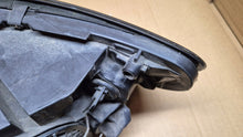 Laden Sie das Bild in den Galerie-Viewer, Frontscheinwerfer Kia I S40 8739647 Ein Stück (Rechts oder Links) Headlight SCH2538095527tj