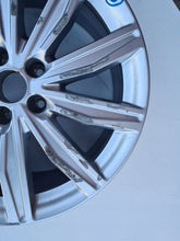 Load image into Gallery viewer, 1x Alufelge 19 Zoll 8.0&quot; 5x112 39ET Glanz Silber 4K0601025M Audi Rim Wheel