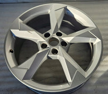 Load image into Gallery viewer, 1x Alufelge 19 Zoll 7.0" 5x112 43ET Glanz Silber 83A601025N Audi Q3 Rim Wheel FEL8490405422zo