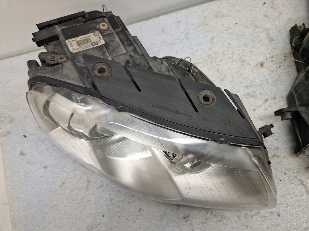 Frontscheinwerfer VW Passat Ein Stück (Rechts oder Links) Scheinwerfer Headlight