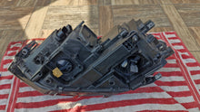 Laden Sie das Bild in den Galerie-Viewer, Frontscheinwerfer VW Touran 5TB941036B Rechts Scheinwerfer Headlight SCH5549520503gm