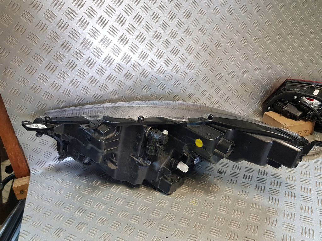 Frontscheinwerfer Toyota 4 Yaris Full LED Rechts Scheinwerfer Headlight