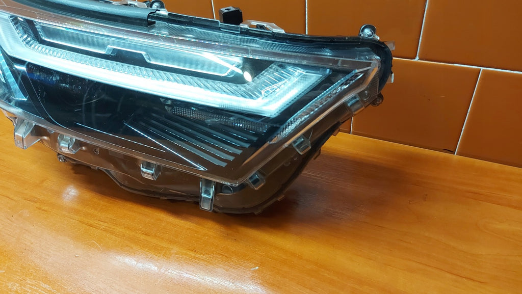 Frontscheinwerfer Toyota V 25-LIFT LED Rechts Scheinwerfer Headlight SCH8011515317xi