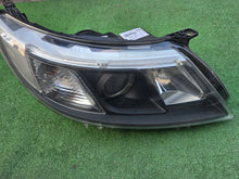 Laden Sie das Bild in den Galerie-Viewer, Frontscheinwerfer Saab 93 1EL010317-16 Bi-Xenon Rechts Scheinwerfer Headlight