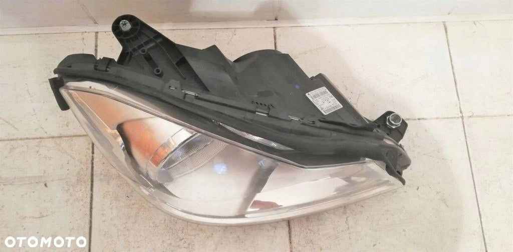 Frontscheinwerfer Mercedes-Benz W204 030127020200 A2048205059 Rechts Headlight SCH3120005149aq