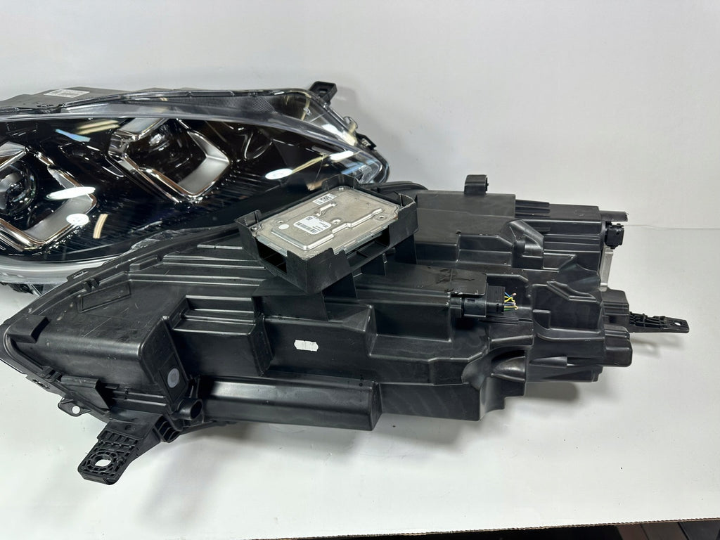 Frontscheinwerfer Ford Kuga LV4B-13E017-AN LV4B-13E016-AN Rechts oder Links SCH2811775437ec