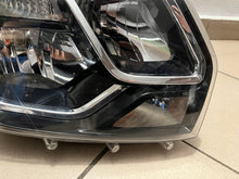 Laden Sie das Bild in den Galerie-Viewer, Frontscheinwerfer Dacia Duster Rechts Scheinwerfer Headlight SCH3370340330im