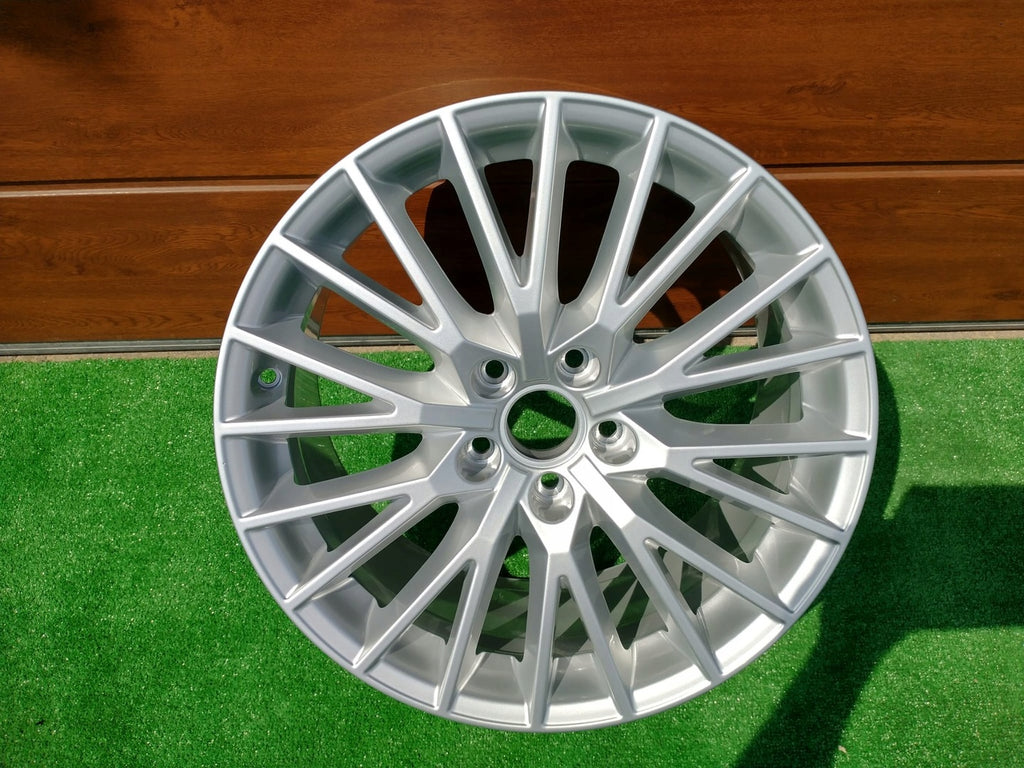 1x Alufelge 18 Zoll 8.5" 5x112 8S0601025D Audi Tt Rim Wheel