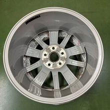 Load image into Gallery viewer, 1x Alufelge 17 Zoll 7.0" 5x112 42ET Glanz Silber 5H0601025 Vw Rim Wheel FEL3237117860bj