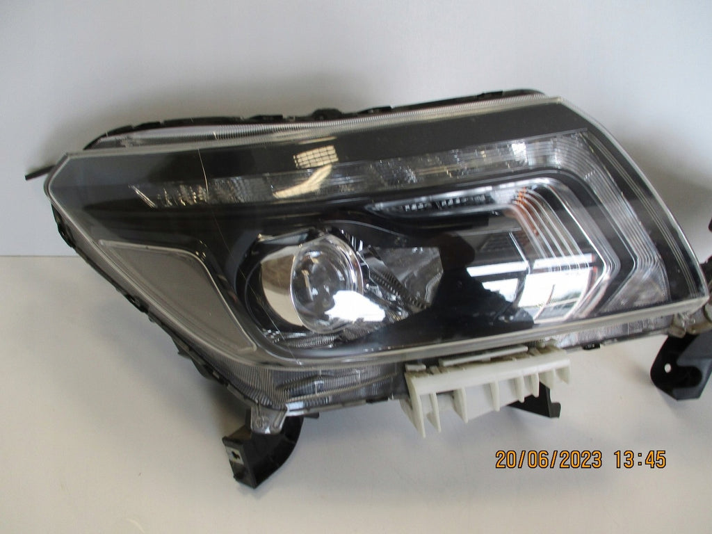 Frontscheinwerfer Nissan Navara Bi-Xenon Ein Stück (Rechts oder Links) Headlight SCH1107345046lb