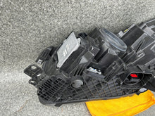 Laden Sie das Bild in den Galerie-Viewer, Frontscheinwerfer Ford Kuga I GV41-13D154-EF Bi-Xenon Rechts Headlight SCH3717957810we