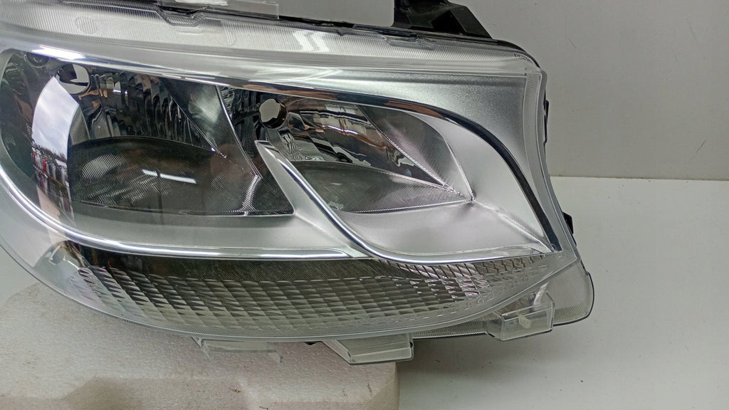 Frontscheinwerfer Mercedes-Benz Sprinter A9109060100 Rechts Headlight SCH9550479613pa