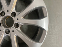 Laden Sie das Bild in den Galerie-Viewer, 1x Alufelge 17 Zoll 7.5" 5x112 40ET A213401000 Mercedes-Benz W213 Rim Wheel FEL6973599495at