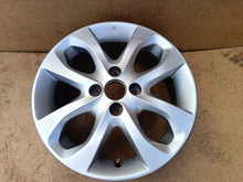 Laden Sie das Bild in den Galerie-Viewer, 1x Alufelge 15 Zoll 5.5&quot; 4x100 50ET Nissan Micra K12 Rim Wheel
