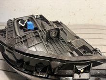 Laden Sie das Bild in den Galerie-Viewer, Frontscheinwerfer Mercedes-Benz W177 A1779065704 Links Scheinwerfer Headlight SCH5213509503xi