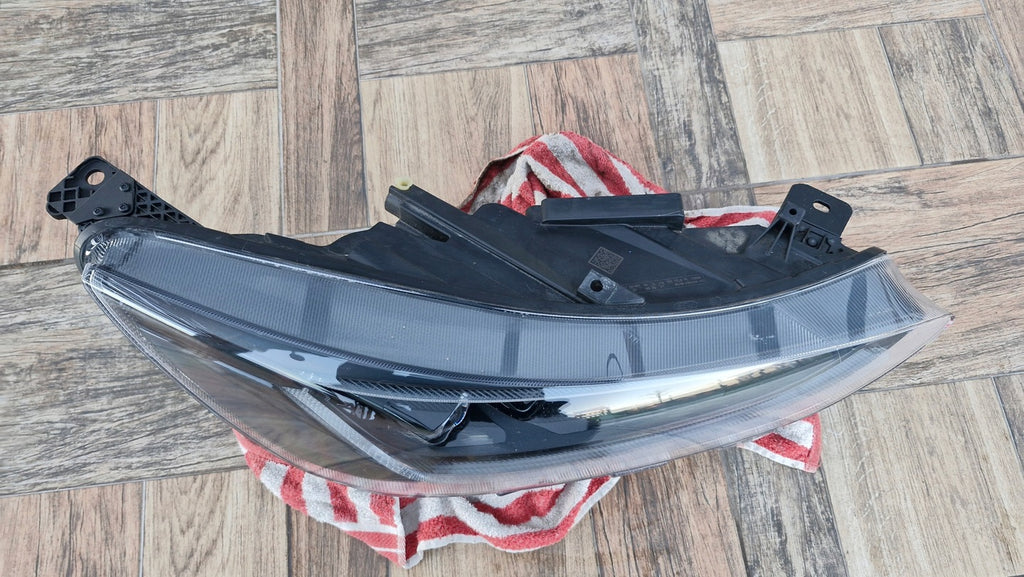 Frontscheinwerfer Ford Focus NX7B-13E016-AG LED Rechts Scheinwerfer Headlight SCH8719211300tl