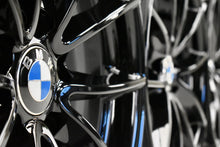 Laden Sie das Bild in den Galerie-Viewer, 4x Alufelge 17 Zoll 7.5" 5x120 32ET Glanz Schwarz 6787575 BMW F26 X3 F25 FEL6171513667dn