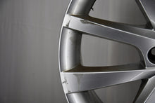 Laden Sie das Bild in den Galerie-Viewer, 1x Alufelge 18 Zoll 7.0" 5x112 43ET Glanz Silber 565601025D Skoda Rim Wheel FEL1144549105yq