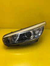 Laden Sie das Bild in den Galerie-Viewer, Frontscheinwerfer Kia Ceed 92101-A2010 LED Ein Stück (Rechts oder Links)