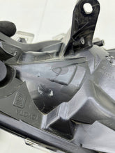 Laden Sie das Bild in den Galerie-Viewer, Frontscheinwerfer Toyota Rav V 4 RCD26587 Links Scheinwerfer Headlight SCH3707941484im