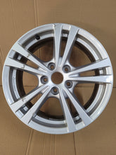 Load image into Gallery viewer, 1x Alufelge 17 Zoll 7.0" 5x114.3 43 5ET KBA53425 Hyundai I Rim Wheel FEL4901370825ay