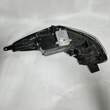 Load image into Gallery viewer, Frontscheinwerfer Kia Sportage IV 92102F11110 Rechts Scheinwerfer Headlight SCH2107744329wi