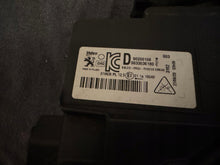 Load image into Gallery viewer, Frontscheinwerfer Peugeot 2008 208 II 9833036180 90200108 Rechts Headlight
