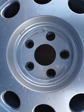 Laden Sie das Bild in den Galerie-Viewer, 1x Alufelge 15 Zoll 6.0&quot; 5x100 38ET 8L0601025E Audi A3 Rim Wheel