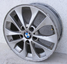 Load image into Gallery viewer, 1x Alufelge 17 Zoll 7.0&quot; 5x120 47ET Glanz Silber 6757042 BMW E90 Rim Wheel