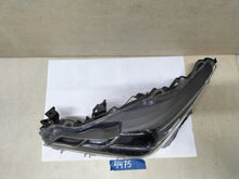 Laden Sie das Bild in den Galerie-Viewer, Frontscheinwerfer Toyota Corolla 81150-02T31-00 Links Scheinwerfer Headlight SCH4749441575xf