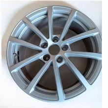 Load image into Gallery viewer, 1x Alufelge 17 Zoll 7.5&quot; 5x112 36ET Silber 4K0601025 Audi A6 Rim Wheel