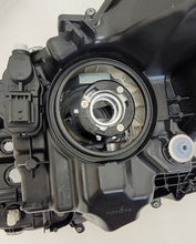 Load image into Gallery viewer, Frontscheinwerfer Toyota Yaris Rechts Scheinwerfer Headlight
