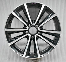 Laden Sie das Bild in den Galerie-Viewer, 1x Alufelge 18 Zoll 7.5&quot; 5x112 52ET A2464011602 Mercedes-Benz Cla X117 Rim Wheel