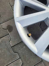 Load image into Gallery viewer, 1x Alufelge 16 Zoll 7.0" 5x100 46ET Glanz Silber 6JA601025 Seat Toledo I Fabia FEL4382398954nr
