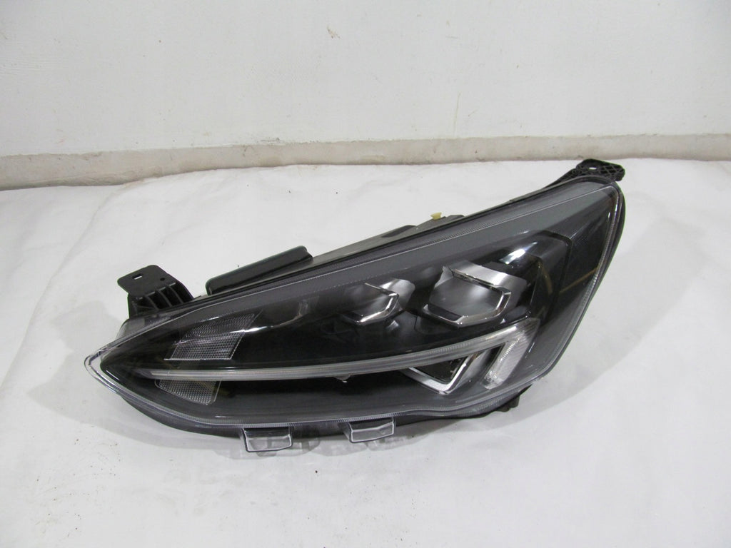 Frontscheinwerfer Ford Focus JX7B-13E015-CE LED Ein Stück (Rechts oder Links) SCH4642071530ql