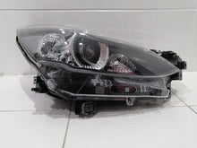 Laden Sie das Bild in den Galerie-Viewer, Frontscheinwerfer Mazda 2 D43N-51030 Rechts Scheinwerfer Headlight