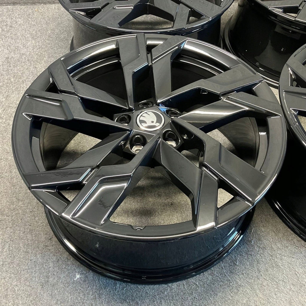 4x Alufelge 19 Zoll 8.0" 5x112 45ET Glanz Graphit 57A601025AF Skoda Karoq FEL8923507028kh