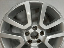 Laden Sie das Bild in den Galerie-Viewer, 1x Alufelge 17 Zoll 7.0&quot; 5x112 45ET Glanz Silber 5L0601025 Skoda Yeti Rim Wheel
