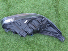 Laden Sie das Bild in den Galerie-Viewer, Frontscheinwerfer Ford Focus F1EB-13W030-GB Links Scheinwerfer Headlight SCH8886616058zf