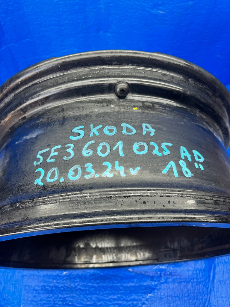 1x Alufelge 18 Zoll 7.5" 5x112 48ET Glanz Schwarz 5E3601025AD Mg Octavia 5e3 Iv