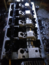 Load image into Gallery viewer, Motor VW T5 BNZ 2.5 TDI 130PS 96kW 309TKm Diesel Engine Unkomplett