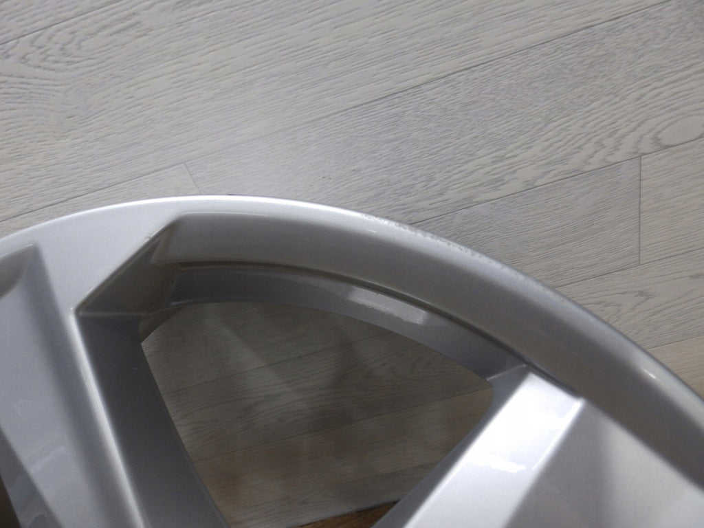 1x Alufelge 17 Zoll 7.0" 5x112 45ET Glanz Silber 81A601025 Audi Q2 Rim Wheel FEL1264023211rw